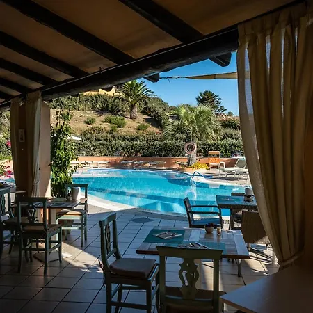 Отель Corallaro Санта-Тереза-Галлура